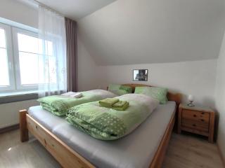 Frey - Ferienhaus über zwei Etagen mit Terrasse - 2