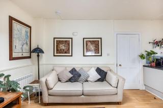 BnBNova - 1BR - Edinburgh Castle Views - 4