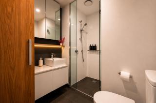 Modern Tokyo Pop 2BR Retreat - Melbourne Central - 3