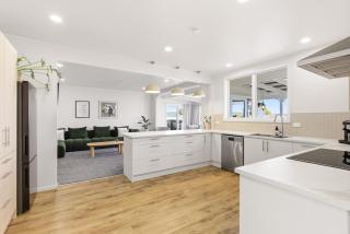 The Lodge - Sleeps 20, Central, Spacious, Fresh - 7