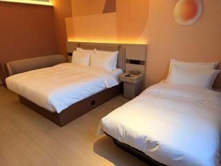 Orange Hotel Qingdao North Station East Plaza Branch - 0