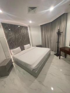 Continental Suite - 4