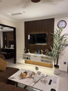Luxury Designed 2BHK Prime location Self-CheckIn - 4