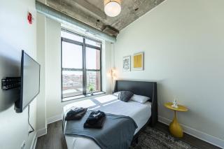 Modern and Bright 2BR on Michigan Ave with Optional Parking and Gym Access Near Soldier Field & Grant Park - 8