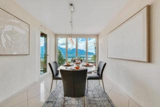 Spacious 3BR Lakeview Apartment with Terrace - 3