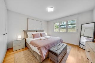 Spacious 3BR Lakeview Apartment with Terrace by GuestLee - 3