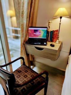 Boutique Studio Apartment near Noida Expressway, Metro, IT Hub, ExpoMart - 7