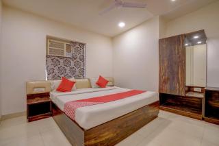 Hotel O TRAVELLER INN - 9