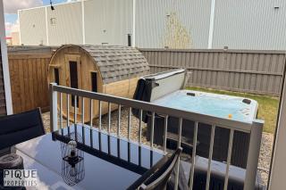 Urban Utopia - Hot Tub - Barrel Sauna - BBQ - Firetable - AC - 3