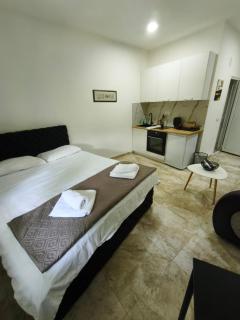 Rea Apartments - 9