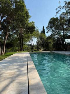 Maison Majorine - le Jardin - Piscine & Charme près d'Avignon - 0