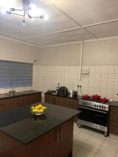 Hungwe House - 9