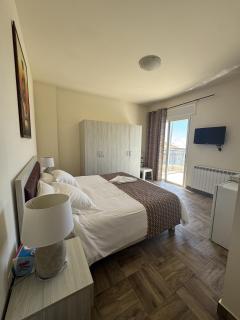 Maison Bleue - Peaceful Mountain Escape - 2
