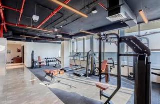 Free housekeeping visits during your stay - StayShort - Modern 2BR Retreat in Dubai South for 6 - 8
