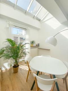 2 bedroom spacious flat near Opera, Andrassy bld - 2