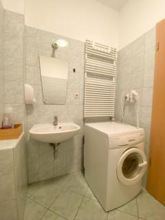 2 bedroom spacious flat near Opera, Andrassy bld - 1