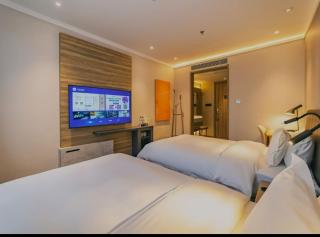 Hanting Hotel Qingdao Wusi Square Badaguan - 5