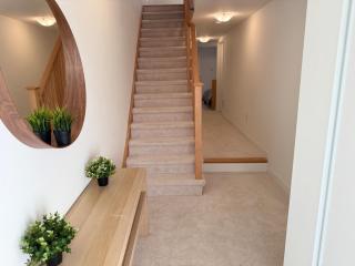 Modern Home Near Ajax GO, Easy Access to Toronto - 4