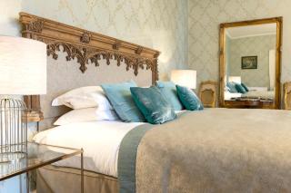 Ormesby Manor House & The Shepherds Huts & Well Lodge - 4