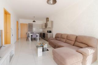 Bugibba Center Apt - Modern Top Floor - 1