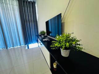 HOTEL Pearl White Residency - 5