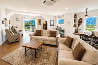 Berg Haus Home - 1