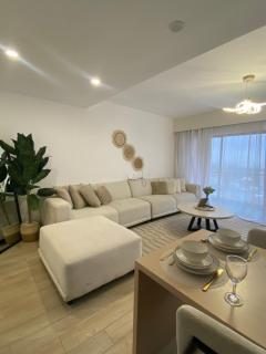 Royale Urban 2-Bedroom Stay - 7
