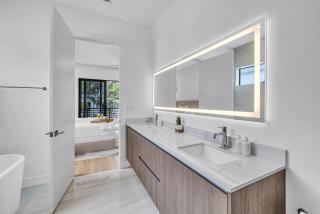 Townhouse Heated Pool Centrally Located Malibu Key One - 2