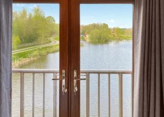 Anglesey Lakeside Lodges - 7