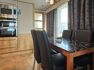 Millars Caravan - 7