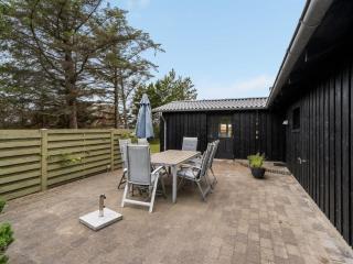 Holiday Home Bedri - 800m from the sea by Interhome - 4