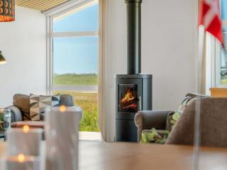 Holiday Home Hilka - 75m from the sea by Interhome - 3