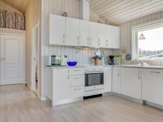 Holiday Home Hubert - 150m from the sea by Interhome - 3