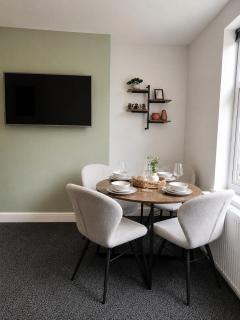 Stylish 4BR Home with Parking Near City & Tram - 7