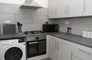 Stylish 4BR Home with Parking Near City & Tram - 6