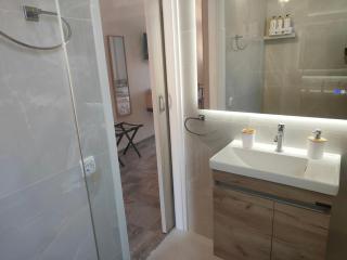 BeehiveRetreat - 8