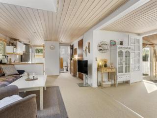 Holiday Home Ansfried - 900m from the sea by Interhome - 8