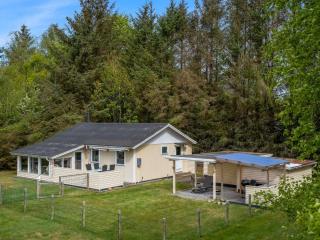 Holiday Home Ansfried - 900m from the sea by Interhome - 0