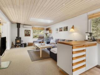 Holiday Home Ansfried - 900m from the sea by Interhome - 6