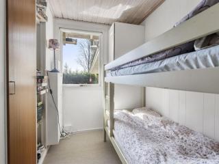 Holiday Home Ansfried - 900m from the sea by Interhome - 4