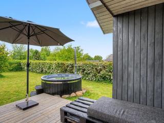 Holiday Home Jarik - 340m from the sea by Interhome - 2