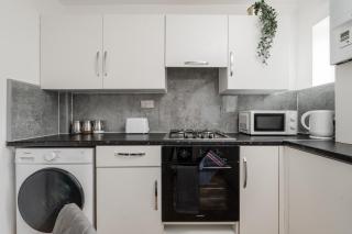 Immaculate 3bd home - COOP - Etihad - Pool Table - 7