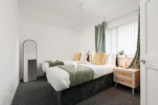 Immaculate 3bd home - COOP - Etihad - Pool Table - 8