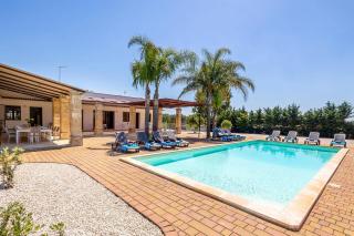 Villa Lucente by Villa Plus - 8