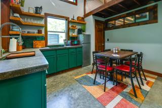 Appalachian Cabin Haven! Gateway to Lake Linville! - 4
