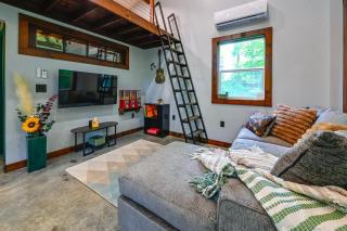 Appalachian Cabin Haven! Gateway to Lake Linville! - 3
