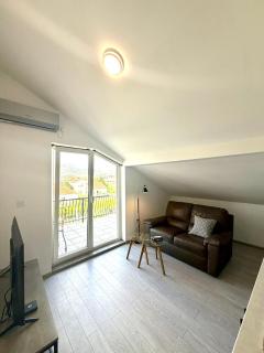 1-Bedroom apartment with mountain view and free parking - 2