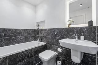 Windsor Castle Views - Spacious Flat - By Tempstay - 3
