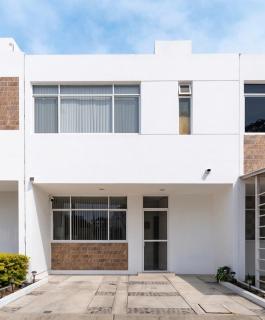 3BR and 3BA Home with shared Pool and Jacuzzi - 0