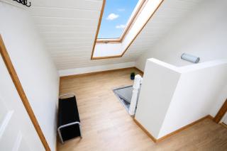 Top-floor apartment with lots of light - 8